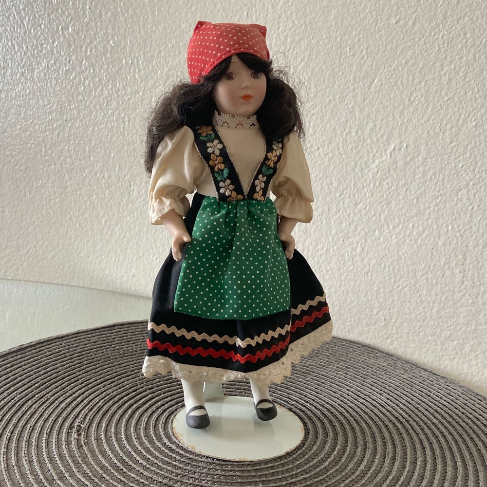 Used Luisa representing Italy Dolls of The World by Danbury Mint
